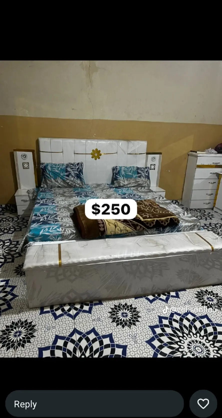 Hurdo cusub oo celis ah