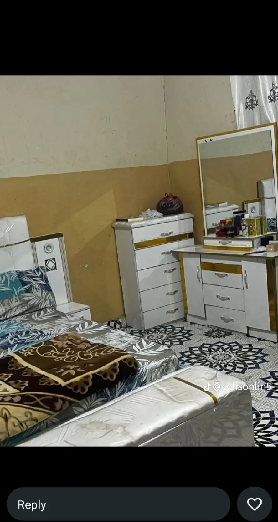 Hurdo cusub oo celis ah